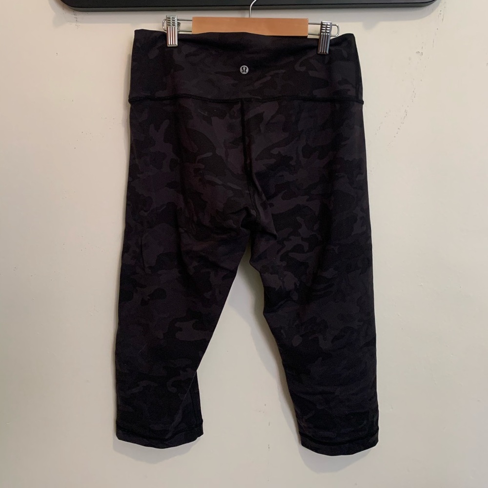 Lululemon cropped camo leggings